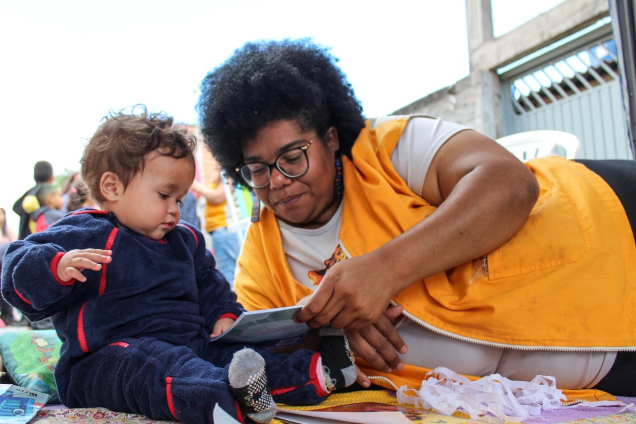 Olhando para mim, de Amanda Martins